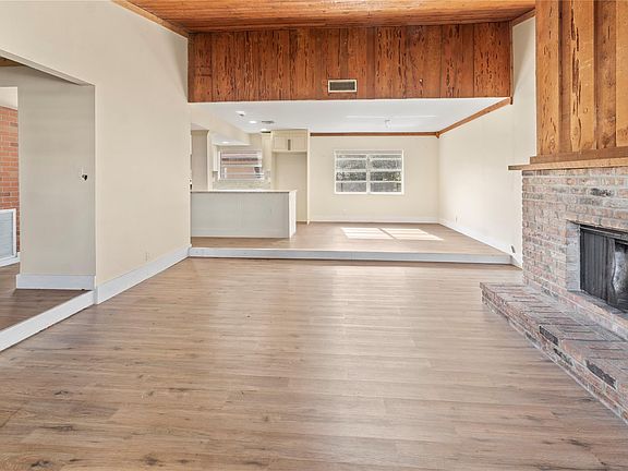 3rd image of 1906 SW 82nd Terrace
