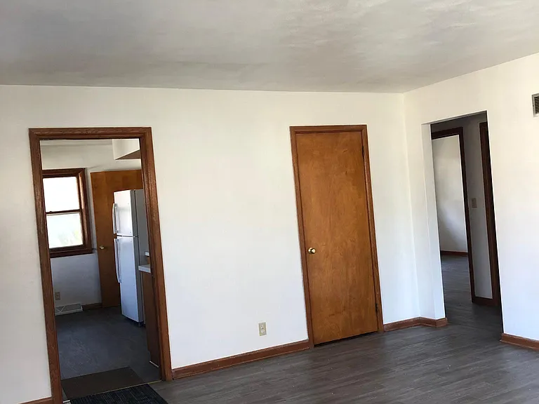601 E High St — Photo 12