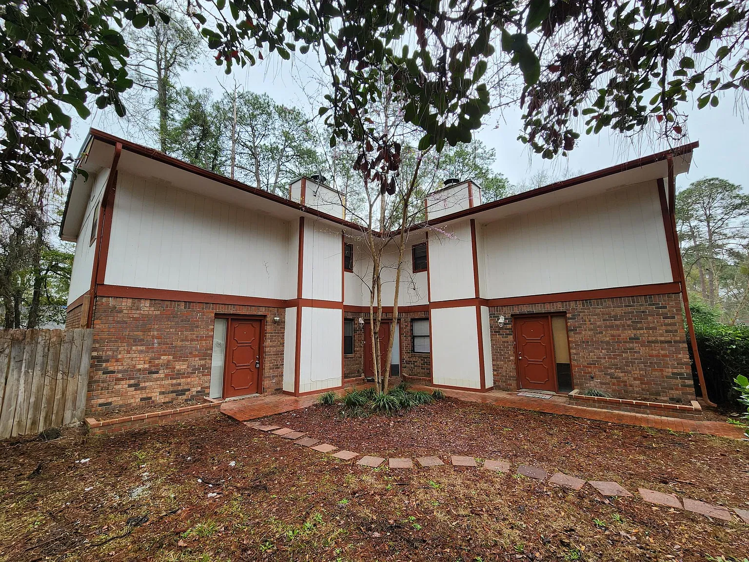 3693 Donovan Dr — Photo 2