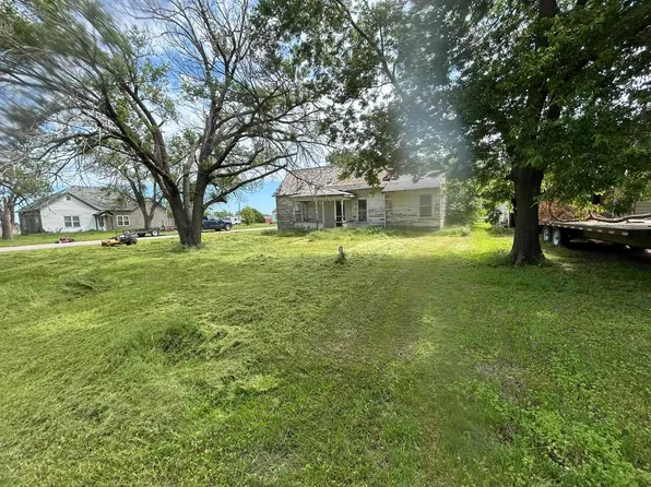 204 S Park St, Medford, OK 73759