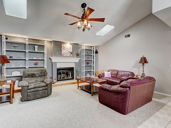 3rd image of 971 Cortland Way
