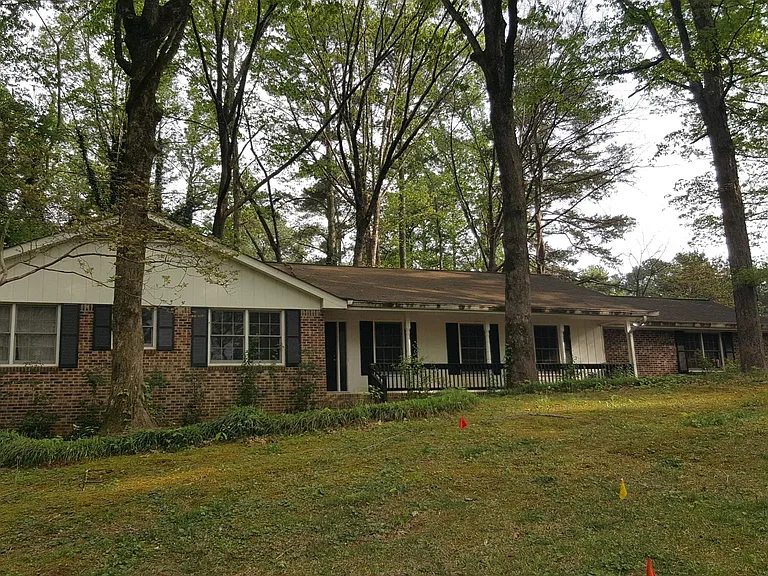 1032 Williamsburg Ct — Photo 25