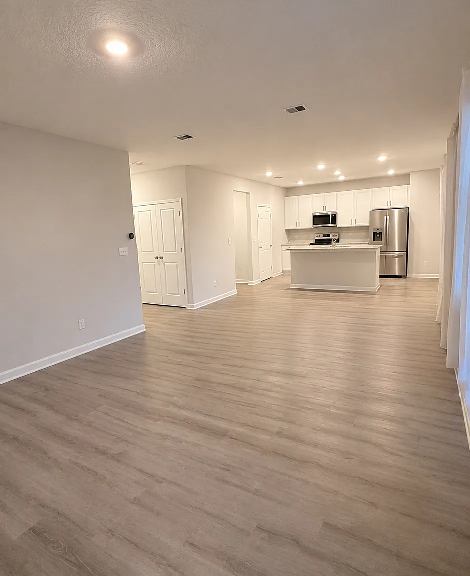 5 bed, 2574 sqft, $2,750 — Photo 4