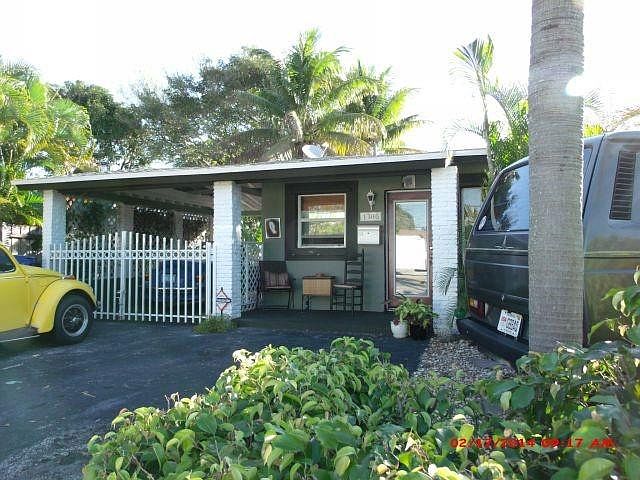 2nd image of 1306 NE 15th Avenue