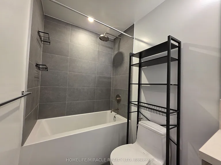 2020 Bathurst St #341 — Photo 10