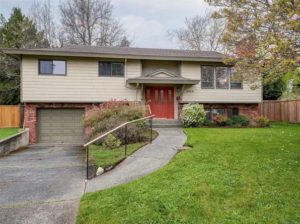 3904 Lexington Ave, Saanich, BC V8N 5K7