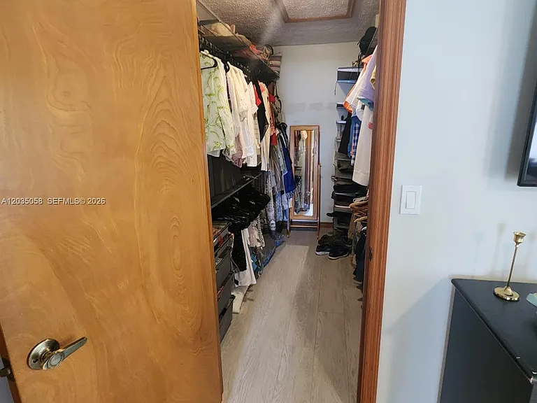 6101 Palmetto Dr — Photo 8
