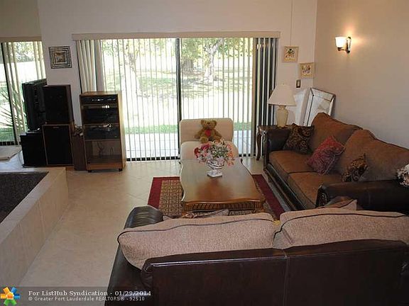 3rd image of 8807 Paradise Ct