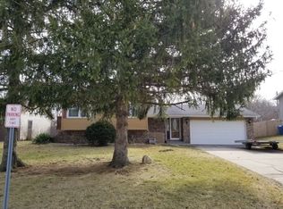 96 Hickory Ave, Hebron, IN 46341