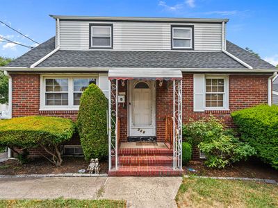 226 Pandolfi Ave, Secaucus, NJ, 07094