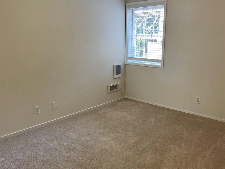 100 Kerr Pkwy #26 — Photo 5
