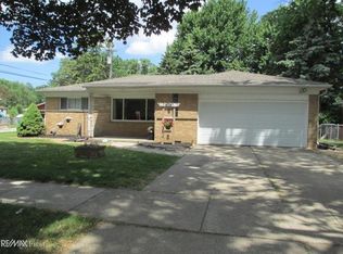 11415 Garbor Dr, Warren, MI 48093