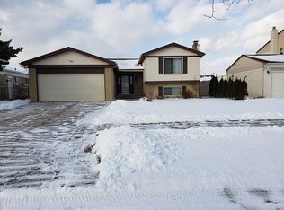 2555 Michael Dr, Sterling Heights, MI 48310