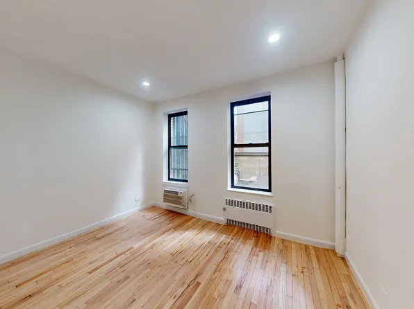 300 1/2 E 65th St APT 4A, New York, NY 10065