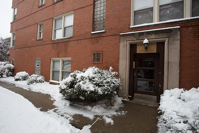 1st image of 2413 W Farragut Ave APT 01A