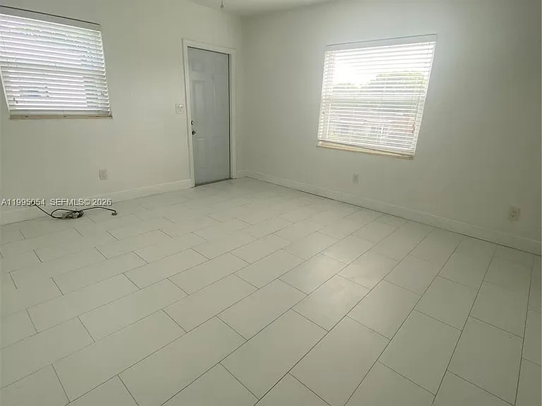 2833 SW 38th Ave #2833 — Photo 8