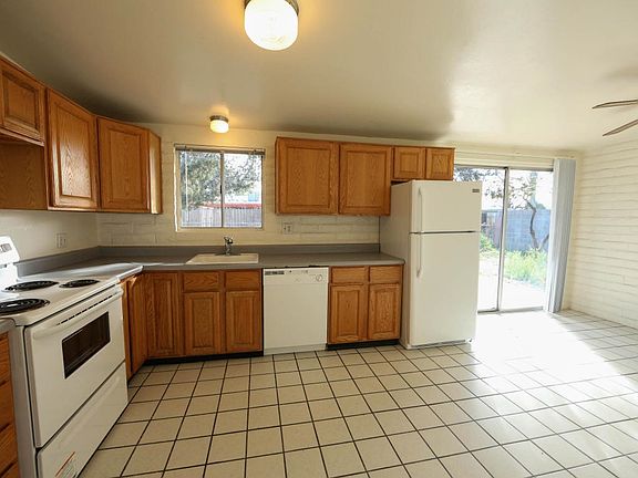 2nd image of 4918 N Sunrise Ave