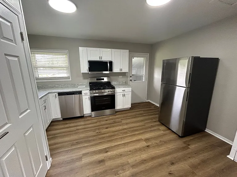 3409 Lawrence Rd — Photo 3