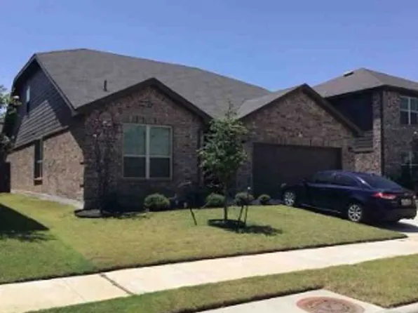 8009 Gangway Dr, Fort Worth, TX 76179