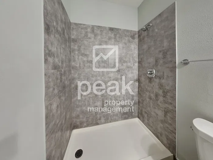 3 bed, 2.5 bath, 1216 sqft, $1,550 — Photo 4