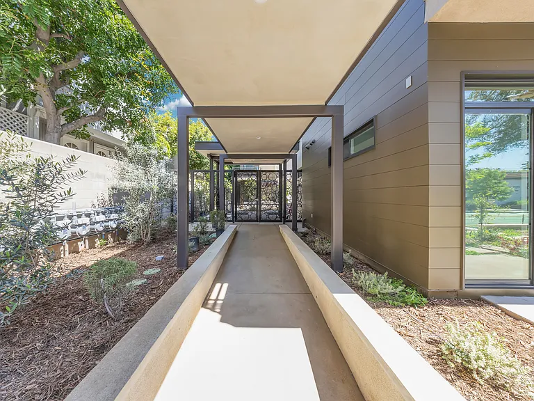 973 E Del Mar Blvd #104 — Photo 36