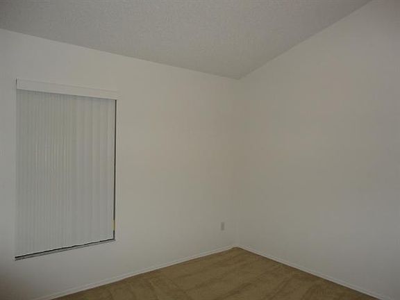 4th image of 102 Indian Wood Ln