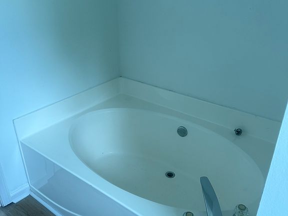 5th image of 63 Bay Cove Dr