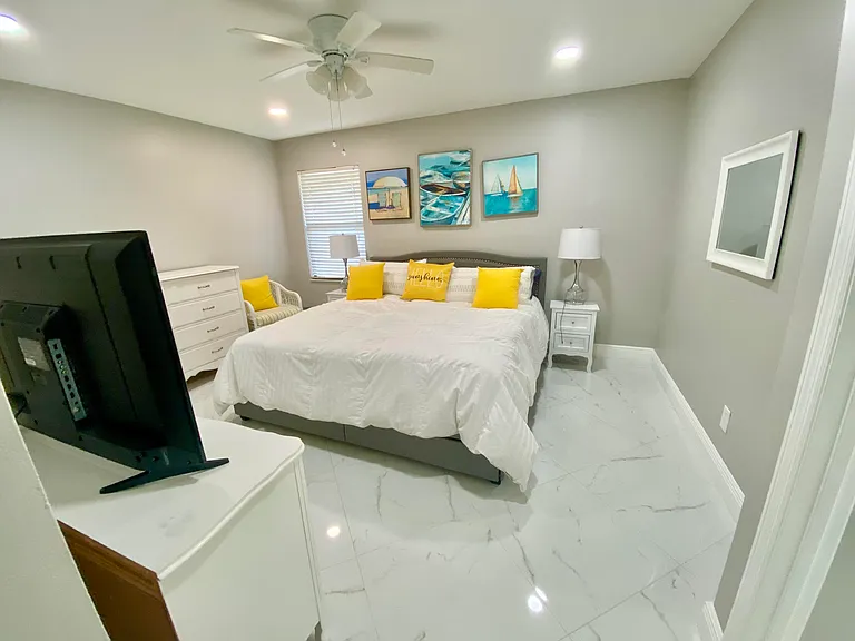 1127 E Seminole Ave #13D — Photo 7