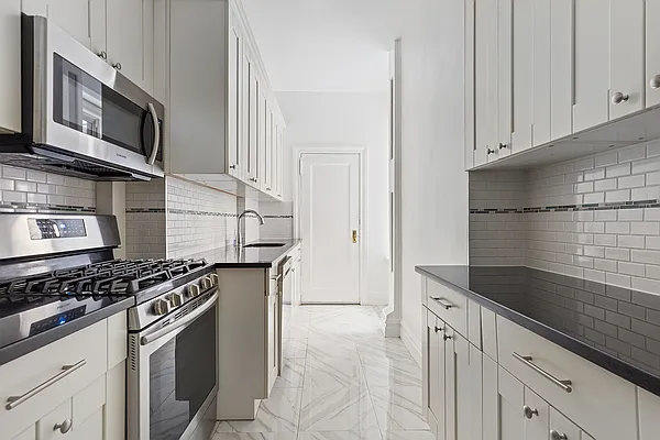 Rented by Compass | media 18