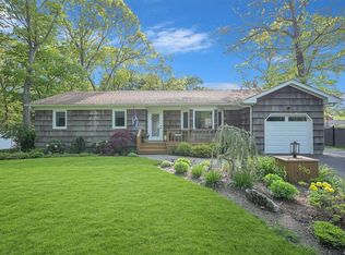 230 Pipe Stave Hollow Rd, Mount Sinai, NY 11766