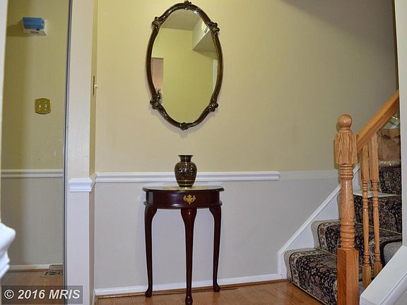 4th image of 7007 Roslyn Ave