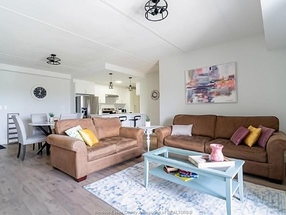 2nd image of 2550 Sandwich West Pkwy #406