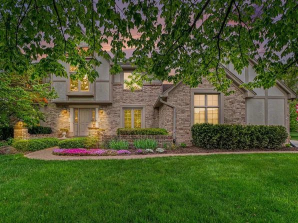 17107 Maple Hill Dr, Northville, MI 48168