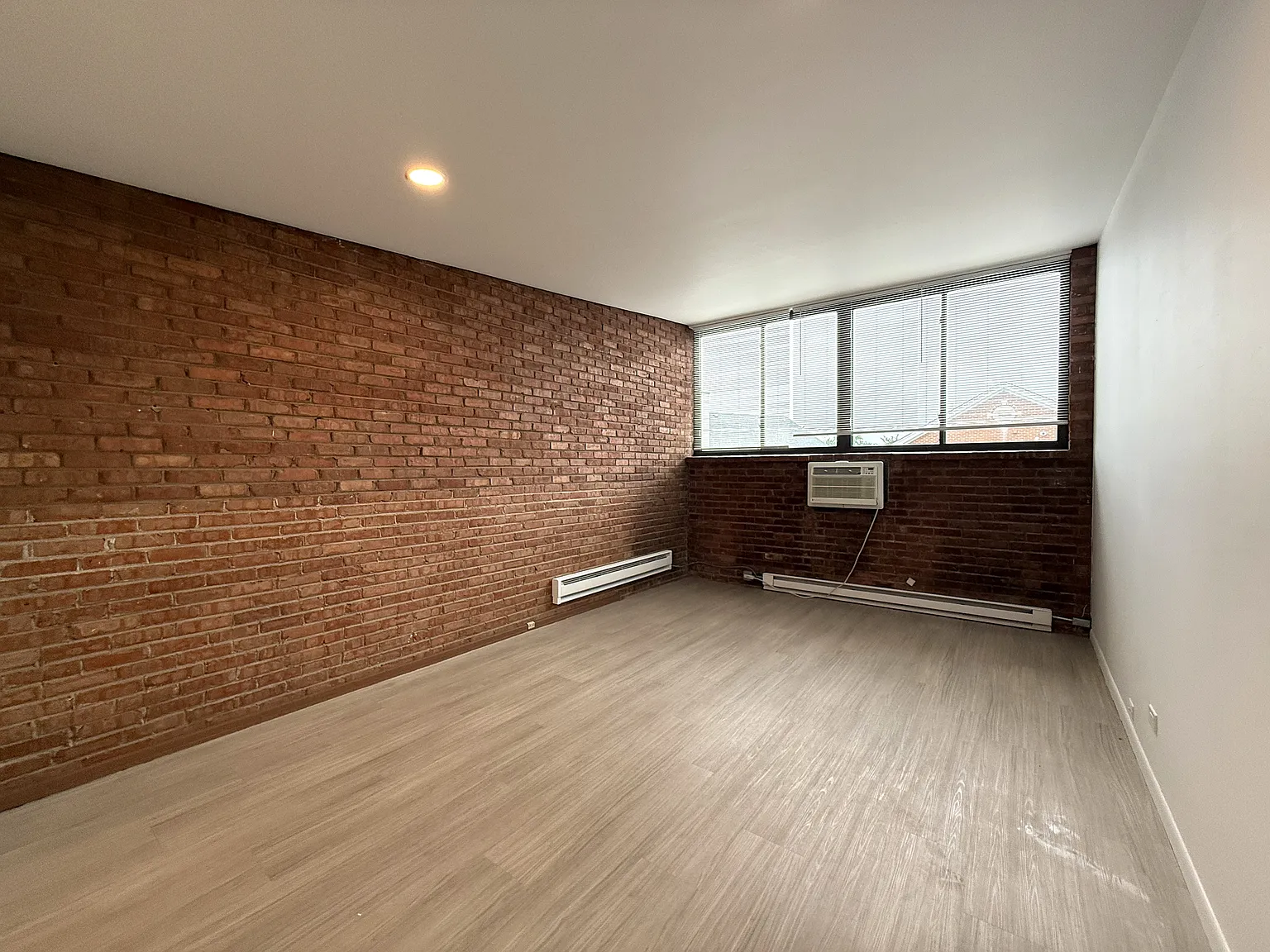 1 bed, 600 sqft, $1,580 — Photo 2