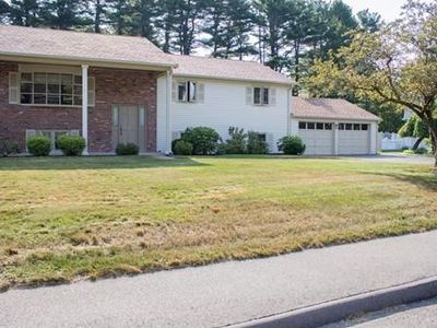 8 Steven Ln, Medfield, MA, 02052