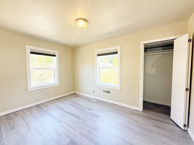 821 S Summit Ave — Photo 14