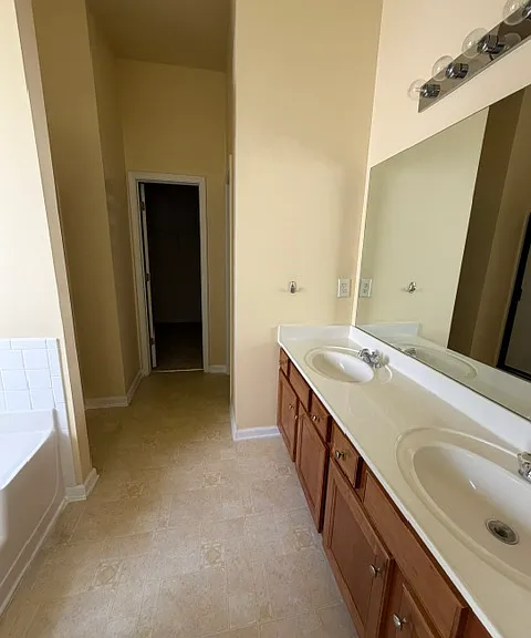 1020 Capstone Ct — Photo 27