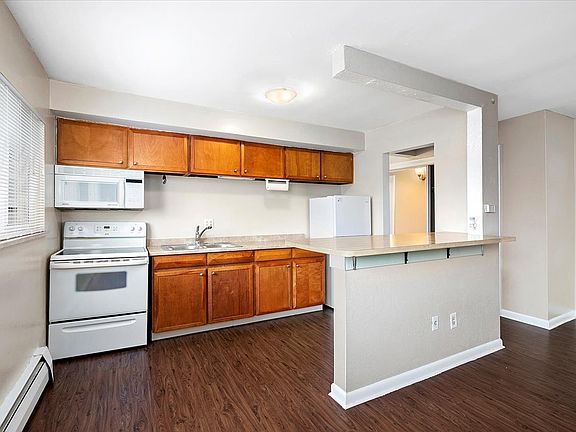 5th image of 1139 York St APT 204
