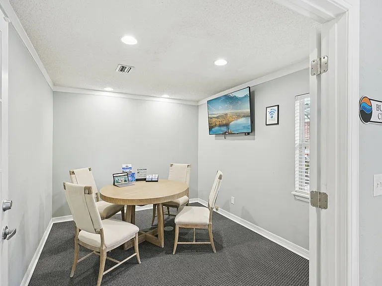Sea Oats Apartments — Photo 25