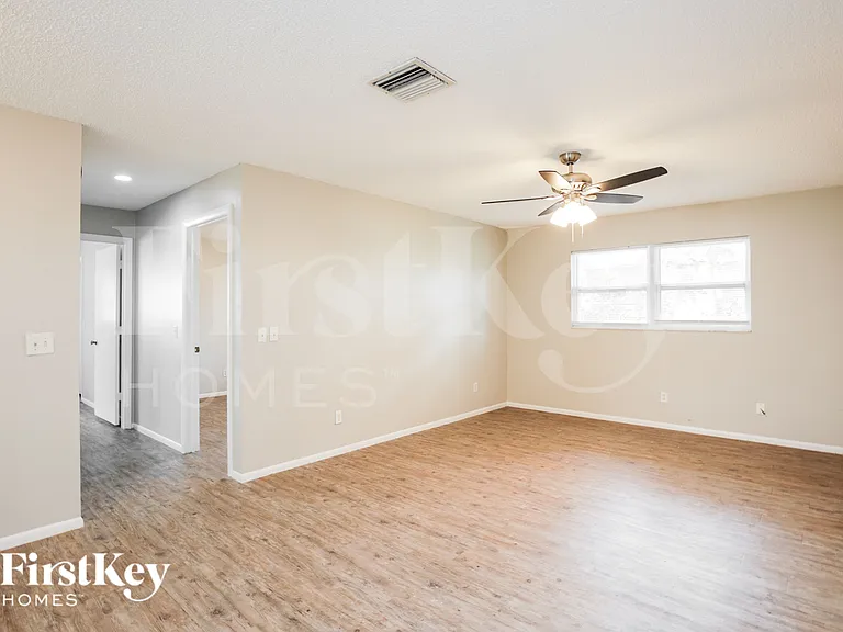 603 Wildwood Pkwy — Photo 3