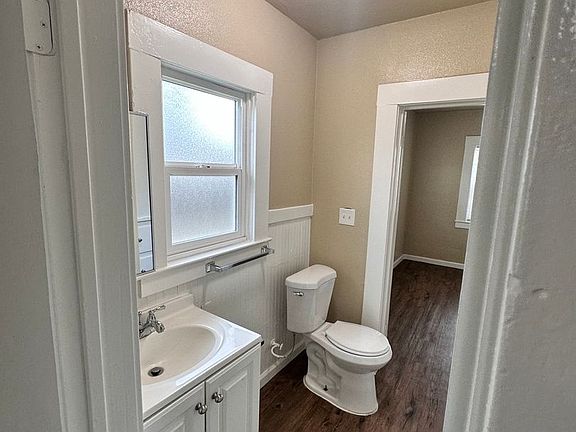 3rd image of 415 W Florinda St
