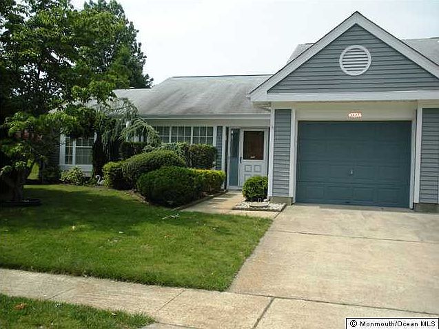 1st image of 1033 Thornbury Lane #A