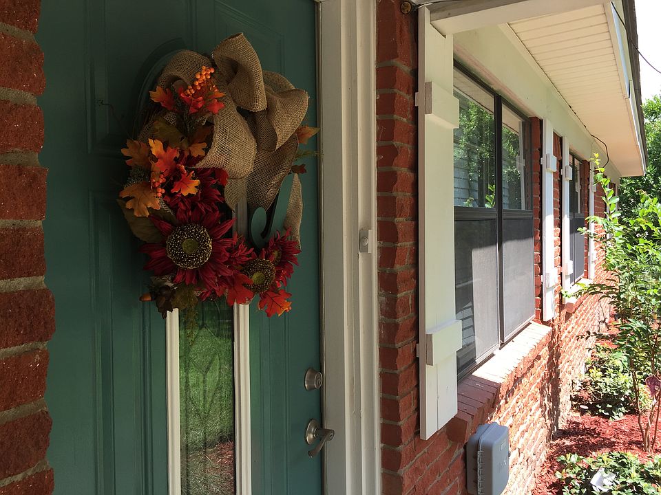 1st image of 305 E Hope Dr.