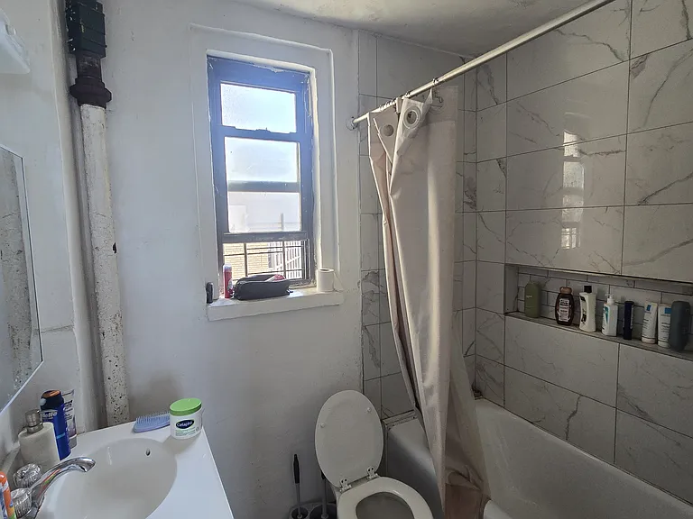 455 W 34th St #9BC — Photo 8