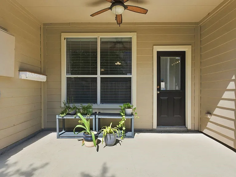 930 Sterling Creek Cir — Photo 41