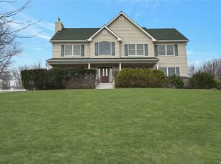 4 Savanna Cir, Mount Sinai, NY 11766