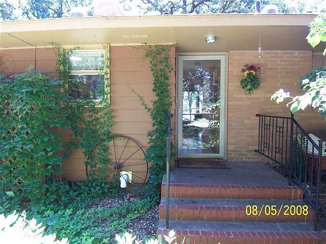 1st image of 822 S Woodland Dr