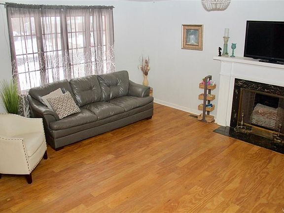 3rd image of 47 Croy Ave