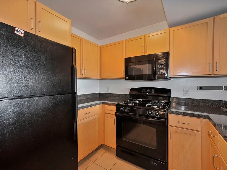 800 4th St SW #N614 — Photo 8