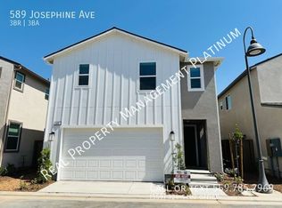 589 Josephine Ave, Madera, CA 93638